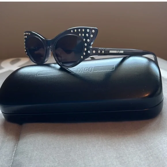 McQ by Alexander McQueen Wing Studded Sunglasses - Picture 11 of 13